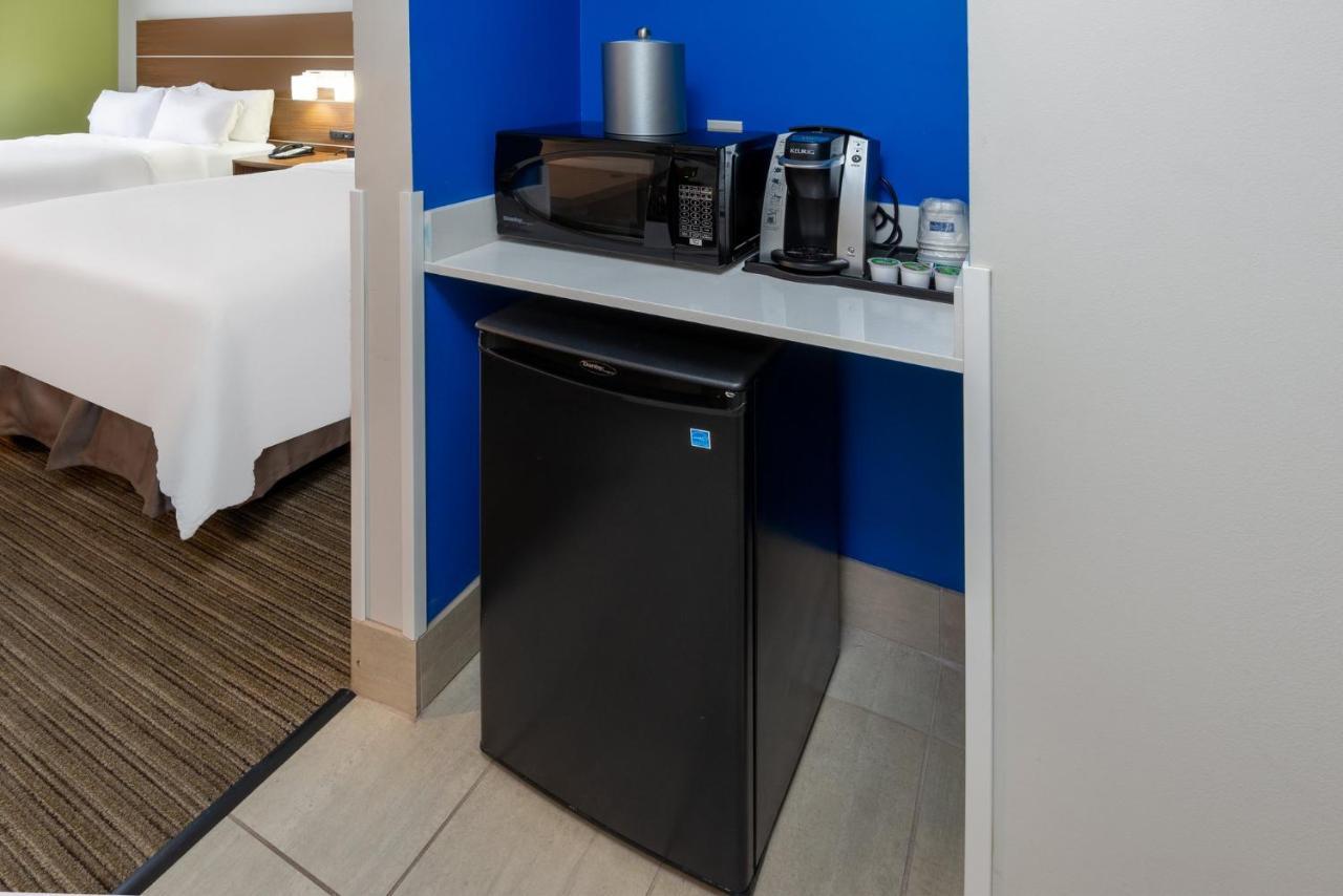 Express By Ihg Hotel Vermilion
